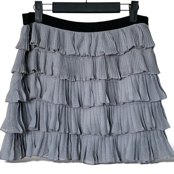 URBAN OUTFITTERS Kimchi Blue Grey Tiered Mini Skirt Pull On Elastic Waist Sz M - Picture 4 of 9